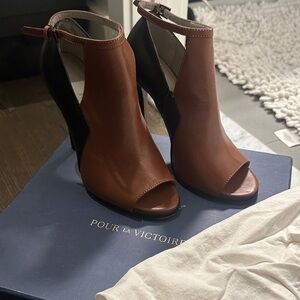 Pour La Victoire Two-Tone Brown and Black Heels